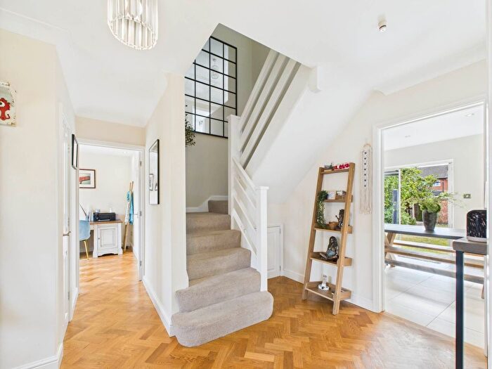 4 Bedroom Detached House For Sale In Watermill Way, Weston Turville, HP22