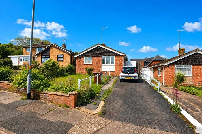 3 Bedroom Bungalow For Sale In Brackenhill Close, Links View, Northampton, NN2