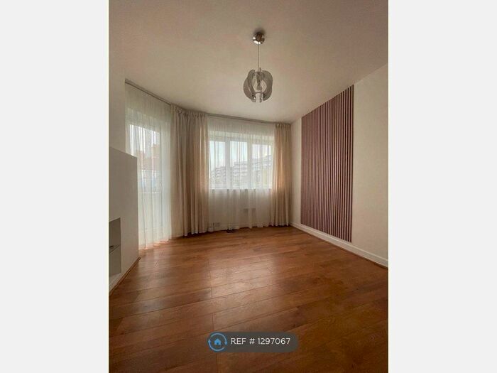 1 Bedroom Flat To Rent In Dyson House, London SE10