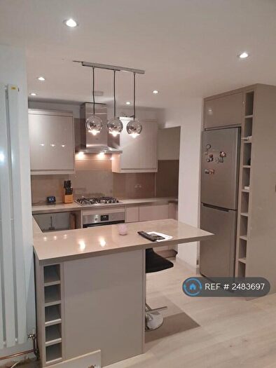 Studio To Rent In Wanstead, London, E11