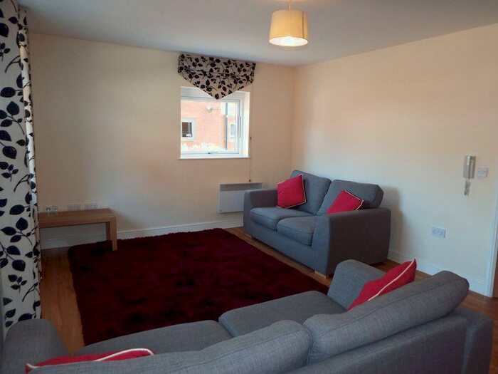 2 Bedroom Apartment To Rent In Middlepark Drive, Northfield, Birmingham, B31