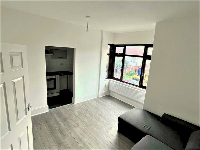 2 Bedroom Maisonette To Rent In Green Street, EN3