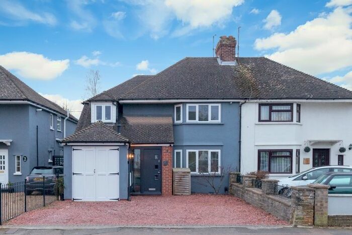 4 Bedroom Semi-Detached House To Rent In Sellwood Road, Abingdon, OX14
