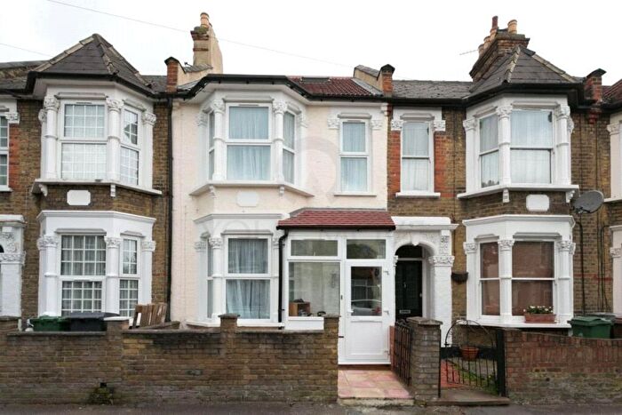5 Bedroom Terraced House For Sale In Wolsey Avenue, Walthamstow, E17