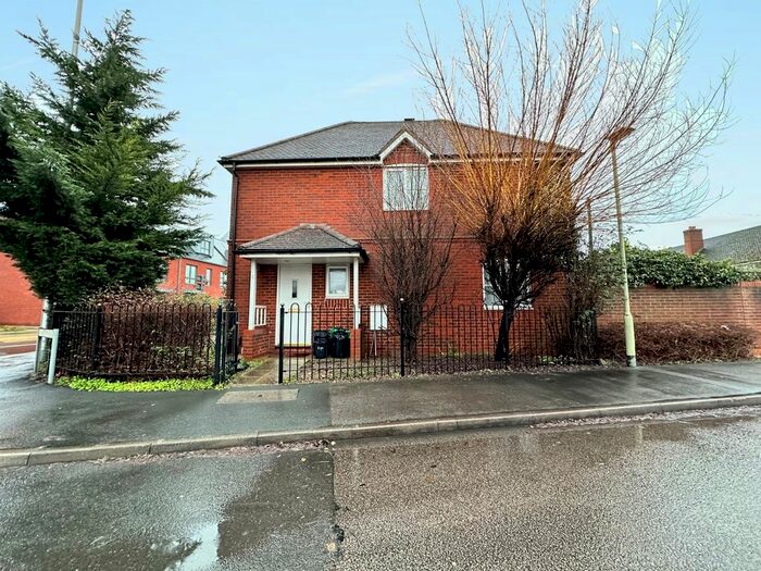 3 Bedroom Detached House To Rent In Norton Road, Wokingham, RG40