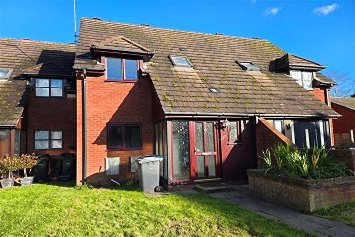 3 Bedroom Property To Rent In Grange Close, Godalming, GU7