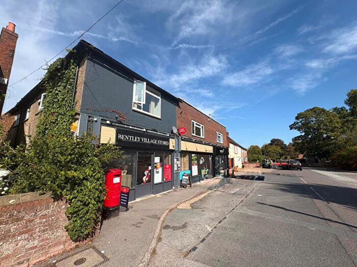 2 Bedroom Flat To Rent In Bentley, Farnham, Hampshire, GU10