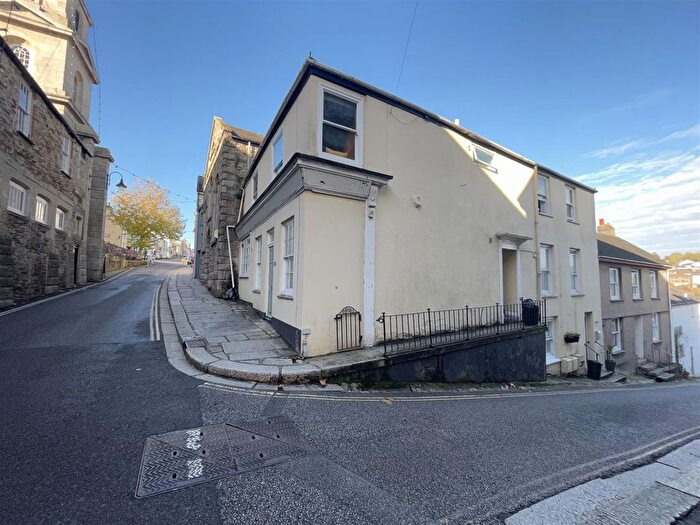 3 Bedroom Flat For Sale In St. Gluvias Street, Penryn, TR10