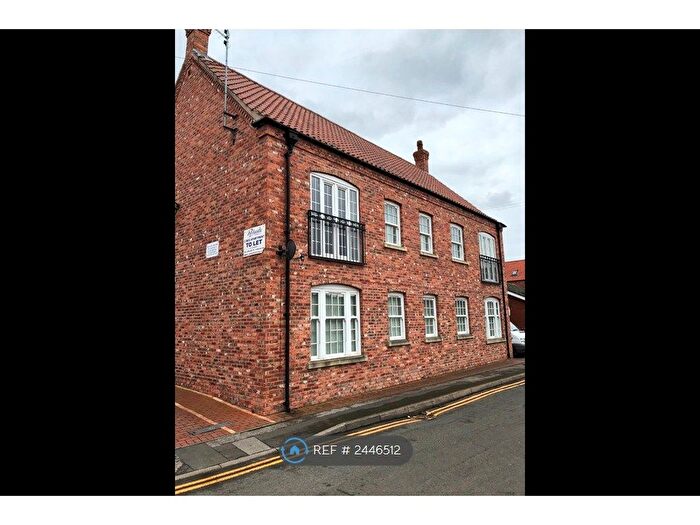 2 Bedroom Flat To Rent In Queen Street, Thorne, Doncaster, DN8