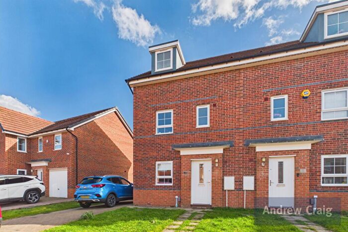 4 Bedroom Semi Detached House For Sale In Adair Way, Hebburn, NE31