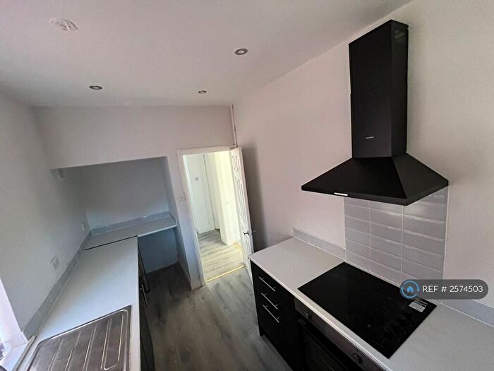 3 Bedroom Semi-Detached House To Rent In Banklands Road, Darlington, DL3