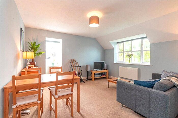 1 Bedroom Apartment For Sale In Rembrandt Way, Reading, Berkshire, RG1