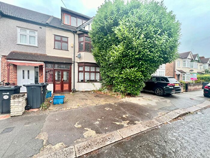 4 Bedroom Terraced House To Rent In Montpelier Gardens, Chadwell Heath, RM6