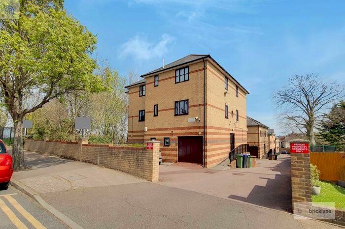 2 Bedroom Apartment To Rent In Benhill Road, Sutton, SM1