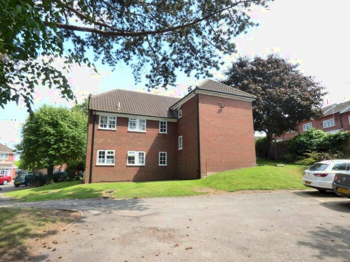 Studio To Rent In Somersby Close, Luton, LU1