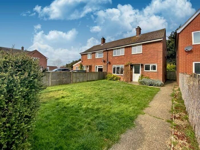 3 Bedroom Semi-Detached House For Sale In Hocket Crescent, Tunstall, Woodbridge, IP12