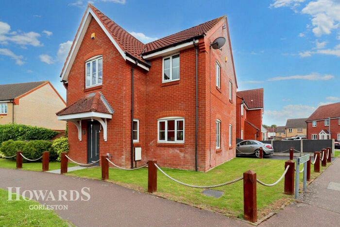 4 Bedroom Detached House For Sale In Jenner Road, Gorleston, NR31