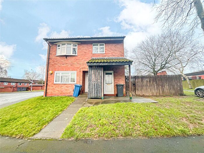 2 Bedroom Maisonette To Rent In Camhouses, Wilnecote, Tamworth, Staffordshire, B77