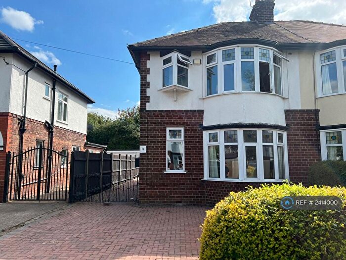 3 Bedroom Semi-Detached House To Rent In Southern Drive, Hull, HU4
