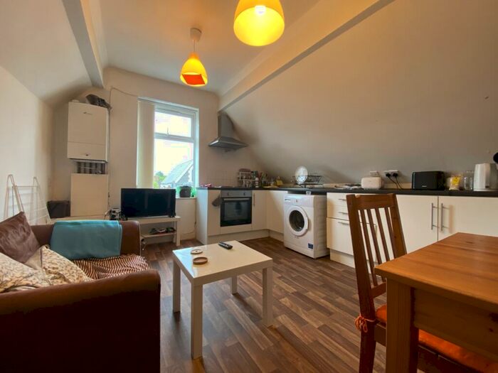 2 Bedroom Flat To Rent In Gordon Road, Roath, CF24
