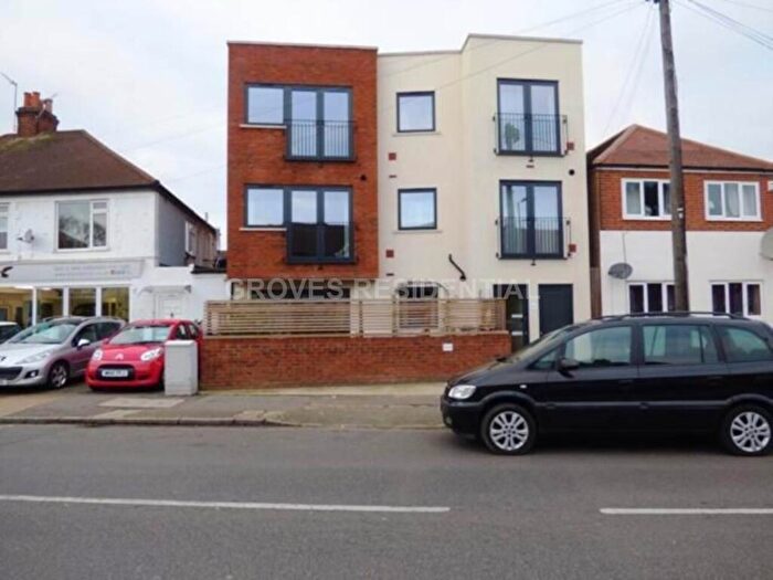 Apartment To Rent In Red Lion Road, Surbiton, KT6