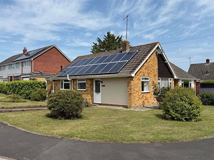 2 Bedroom Semi-Detached Bungalow For Sale In Fairway, Calne, SN11