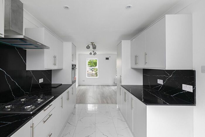 4 Bedroom End Of Terrace House To Rent In Compton Close, London, NW11