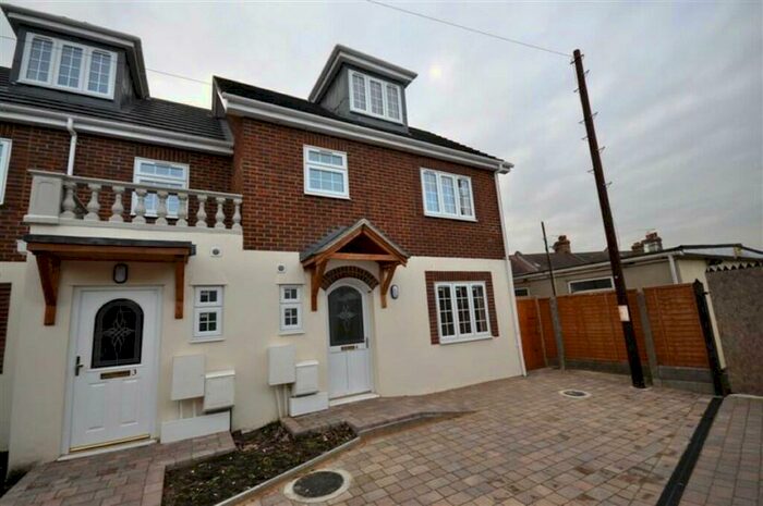 3 Bedroom End Of Terrace House To Rent In Esmat Close, Wanstead, E11