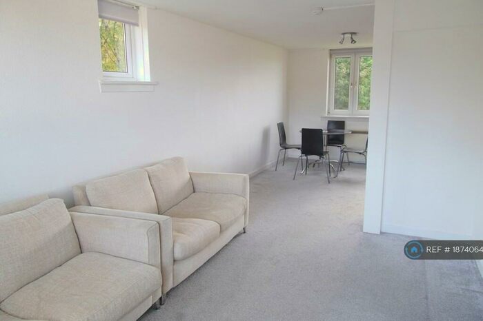 2 Bedroom Flat To Rent In Castleton Court, Newton Mearns, Glasgow, G77