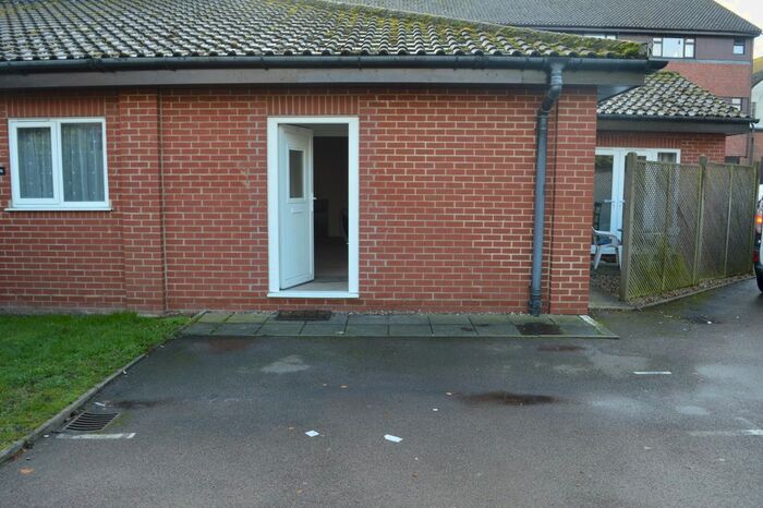 1 Bedroom Flat To Rent In Cambridge Court, Puckeridge, SG11