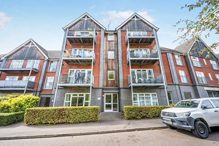 2 Bedroom Flat To Rent In Millward Drive, Bletchley, Milton Keynes, MK2