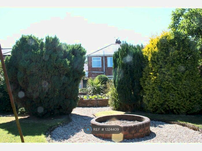 2 Bedroom Semi-Detached House To Rent In Ingleborough Avenue, York YO10