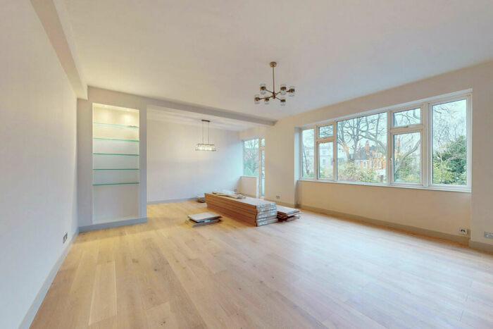 4 Bedroom Apartment To Rent In Avenue Close, Avenue Road, St Johns Wood, London, NW8