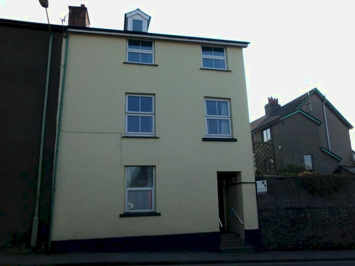 1 Bedroom Flat To Rent In Okehampton, Devon, EX20