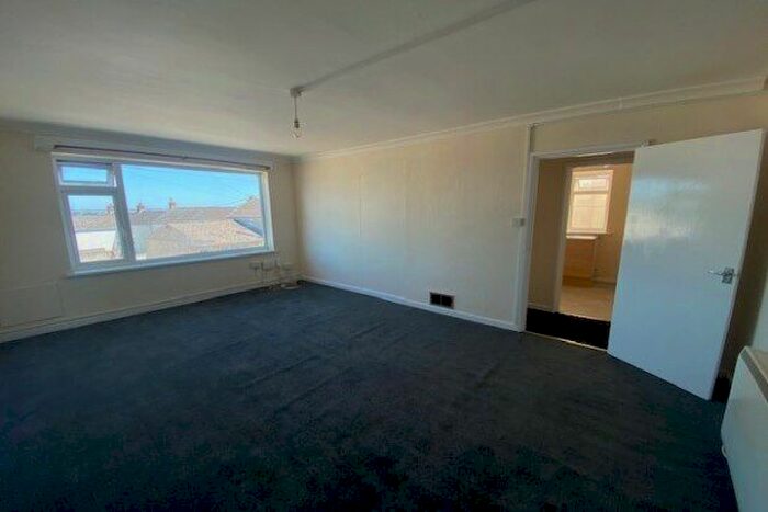 1 Bedroom Flat To Rent In Clifden Road, St. Austell, PL25