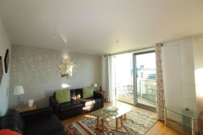 2 Bedroom Apartment To Rent In Whitehall Quay, Leeds, LS1