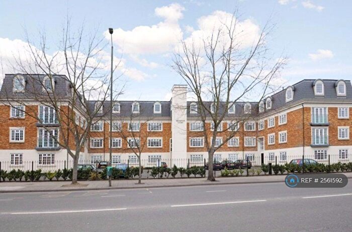 3 Bedroom Flat To Rent In Tweedy Road, Bromley, BR1
