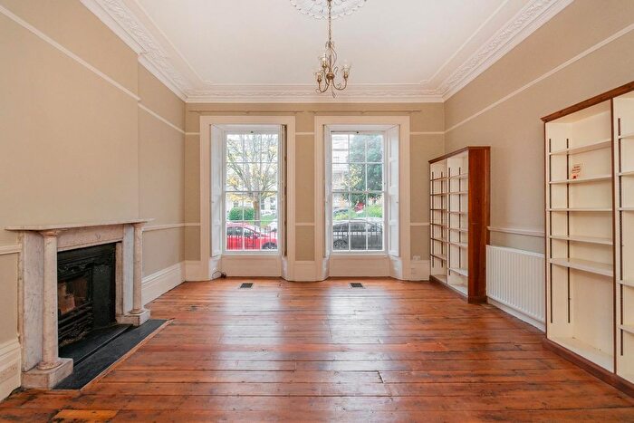 2 Bedroom Flat For Sale In Caledonia Place, Clifton Village, BS8