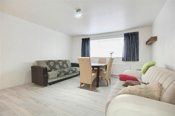 1 Bedroom Flat To Rent In Hertford Road, Enfield EN3