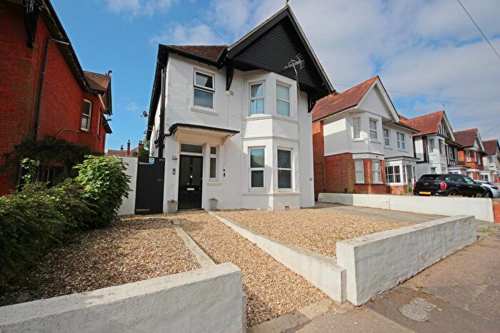 1 Bedroom Flat To Rent In Bryanstone Road, Winton Banks, Bournemouth, BH3