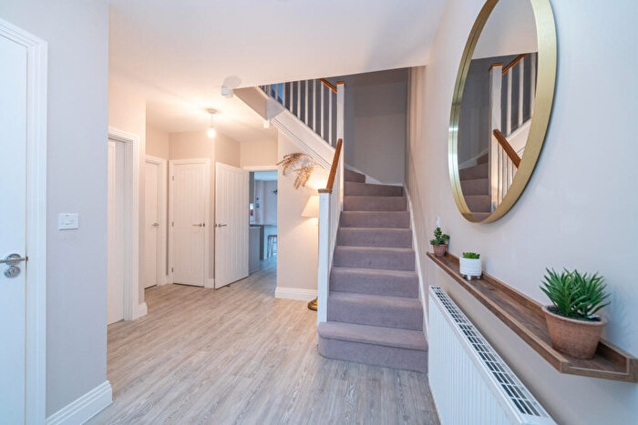 4 Bedroom Detached House For Sale In Vaisey Close, Tring, HP23