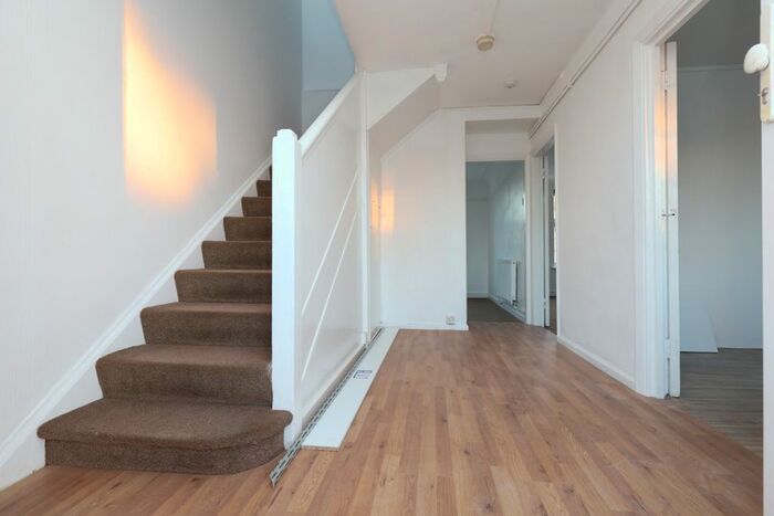 2 Bedroom Flat To Rent In Burnt Ash Lane, London BR1