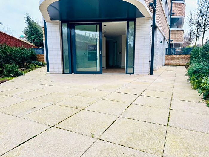 2 Bedroom Flat To Rent In Clifton Mansions, Park Avenue, NW2