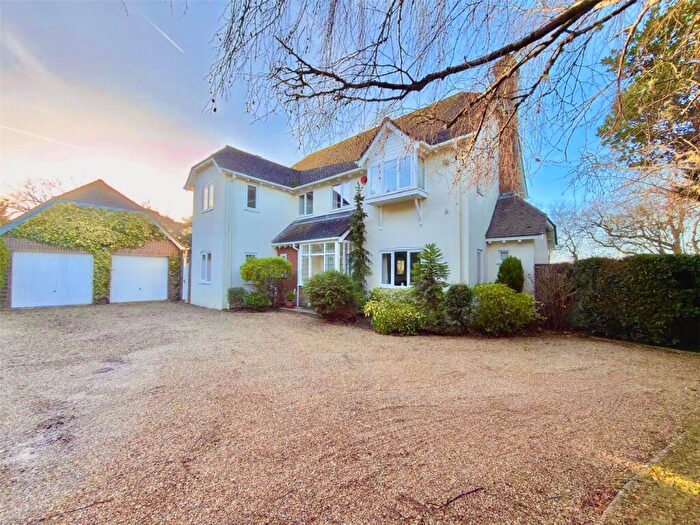 4 Bedroom Detached House For Sale In Blackbush Road, Milford On Sea, Lymington, Hampshire, SO41