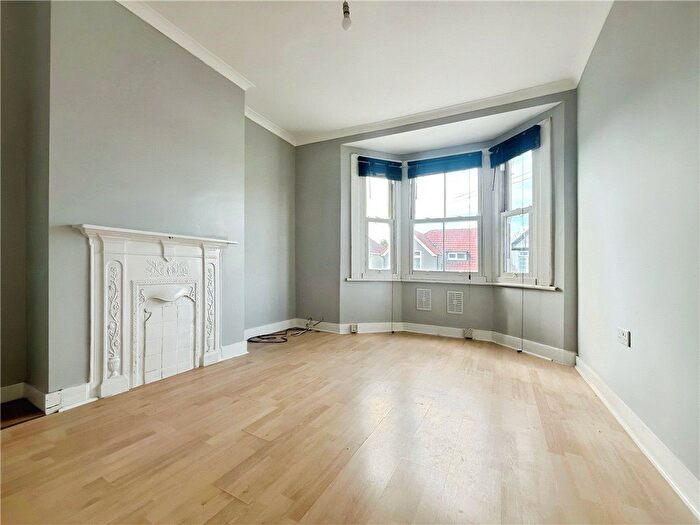 2 Bedroom Maisonette To Rent In Albert Road, Hounslow, TW3