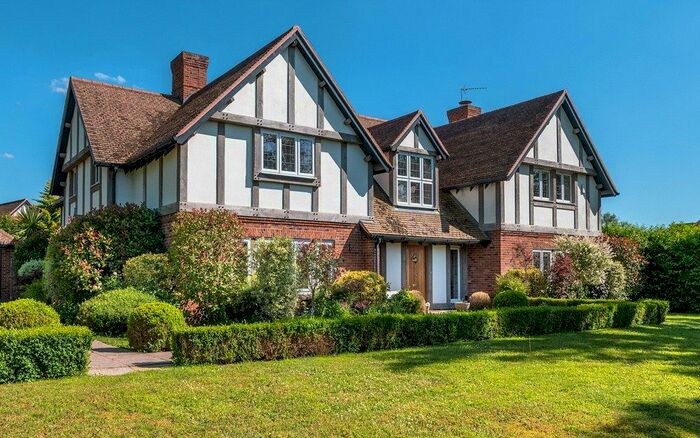 5 Bedroom Detached House For Sale In Woods Grove, Waltham St. Lawrence, Reading, RG10