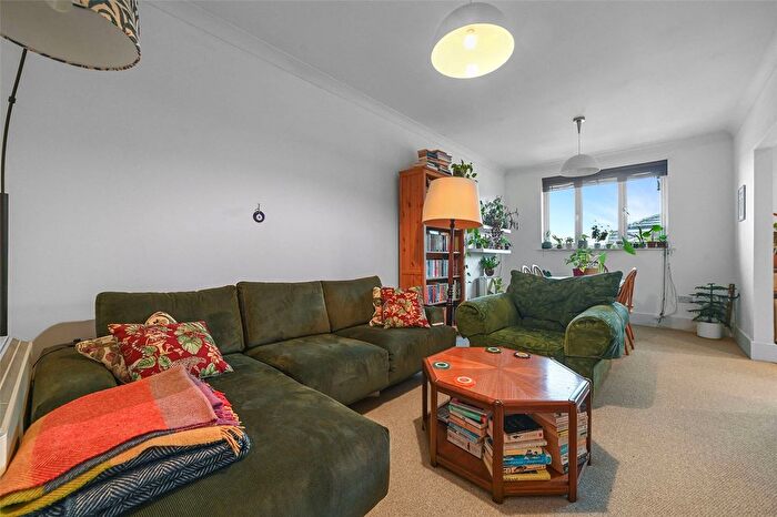 1 Bedroom Flat For Sale In Lyric Court, Holly Street, London, E8