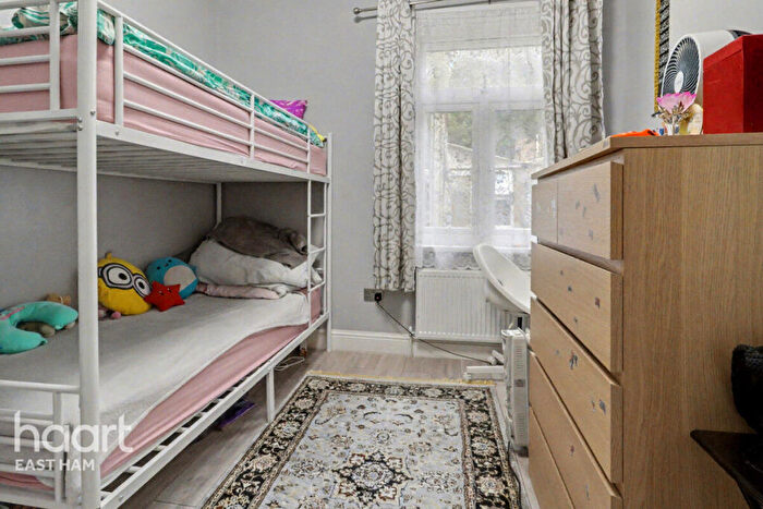 2 Bedroom Maisonette For Sale In Caledon Road, London, E6