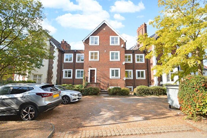 2 Bedroom Apartment For Sale In Upton Park, Slough, Berkshire, SL1