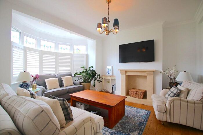 4 Bedroom House To Rent In Parham Drive, IG2